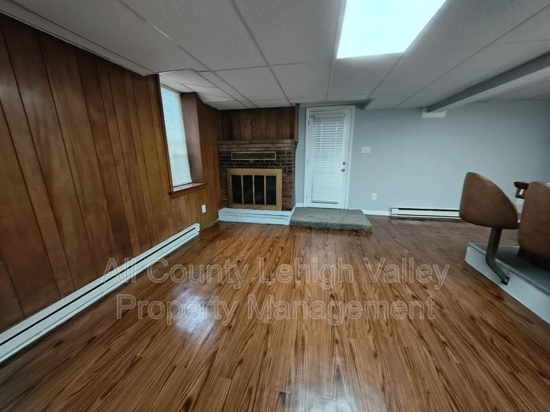 15 N Jerome St - Photo 3 of 7