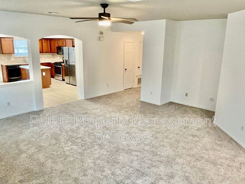 3232 Clinton Pl - Photo 5 of 21