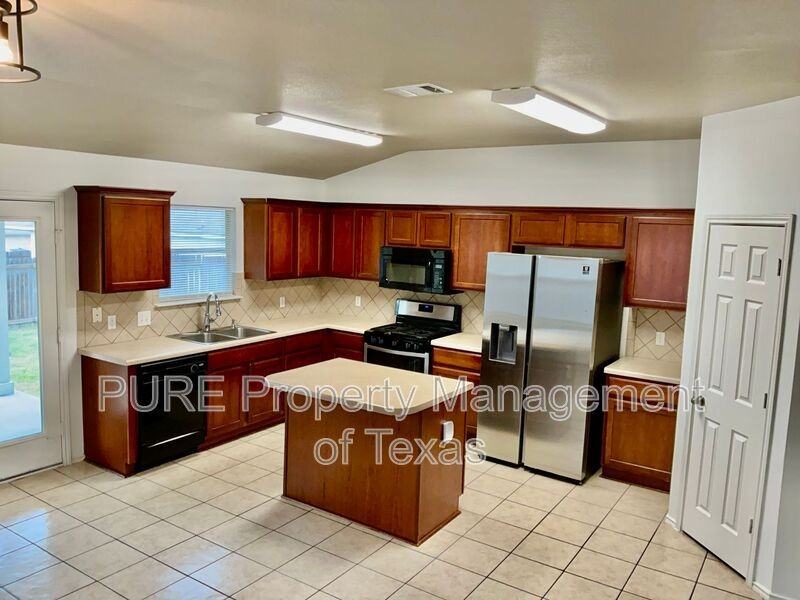 3232 Clinton Pl - Photo 6 of 21