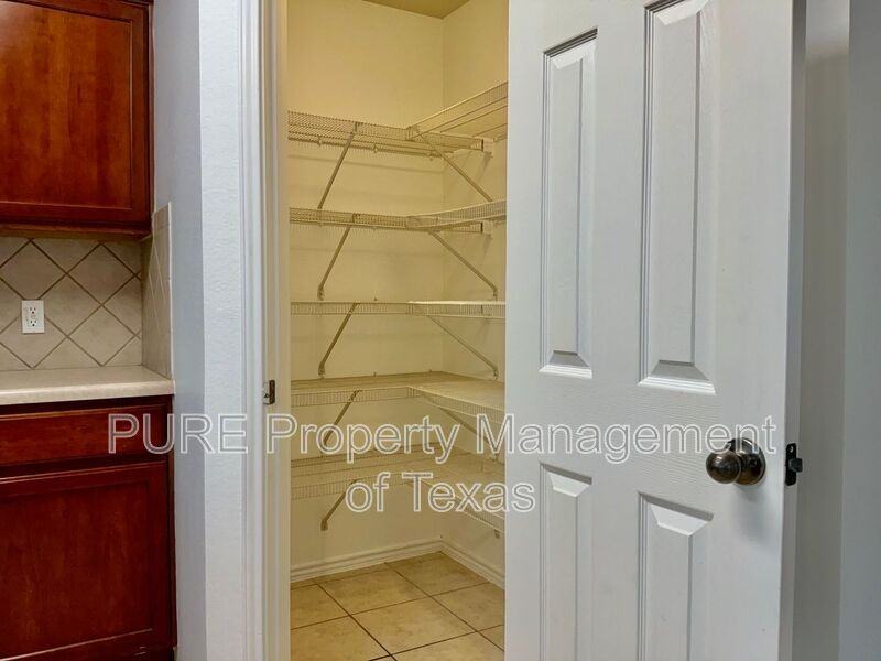 3232 Clinton Pl - Photo 7 of 21