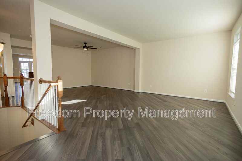 7408 Brunson Cir - Photo 3 of 50