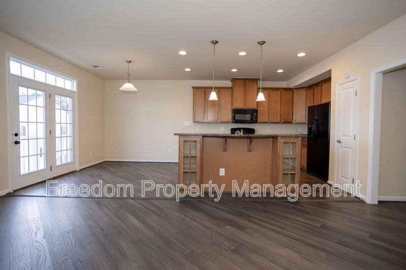 7408 Brunson Cir - Photo 7 of 50