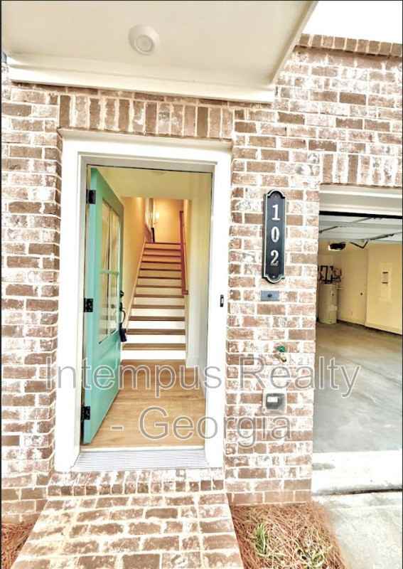 102 Pinecone Pkwy - Photo 2 of 26