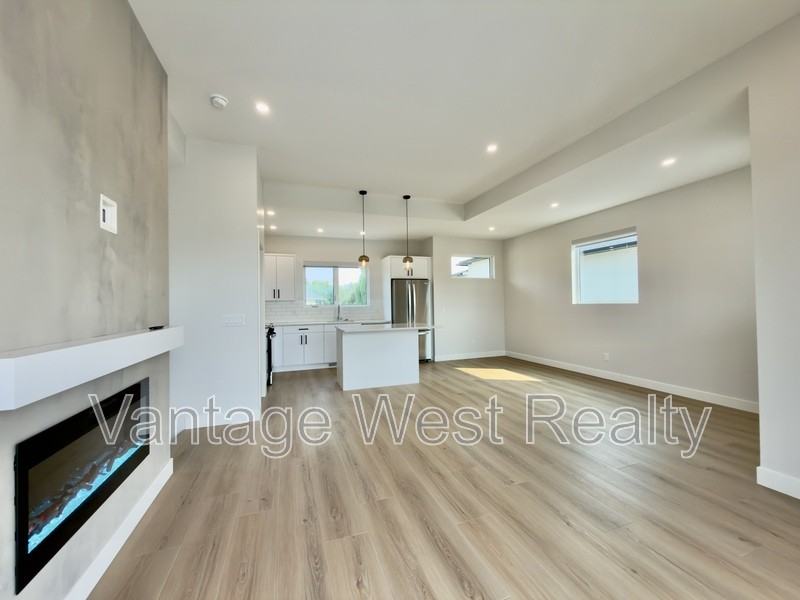306 Sumac Rd W - Photo 5 of 21