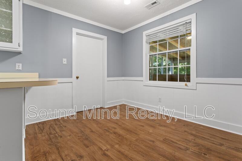 417 Foxhall Dr - Photo 4 of 11