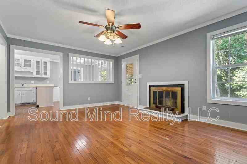 417 Foxhall Dr - Photo 7 of 11