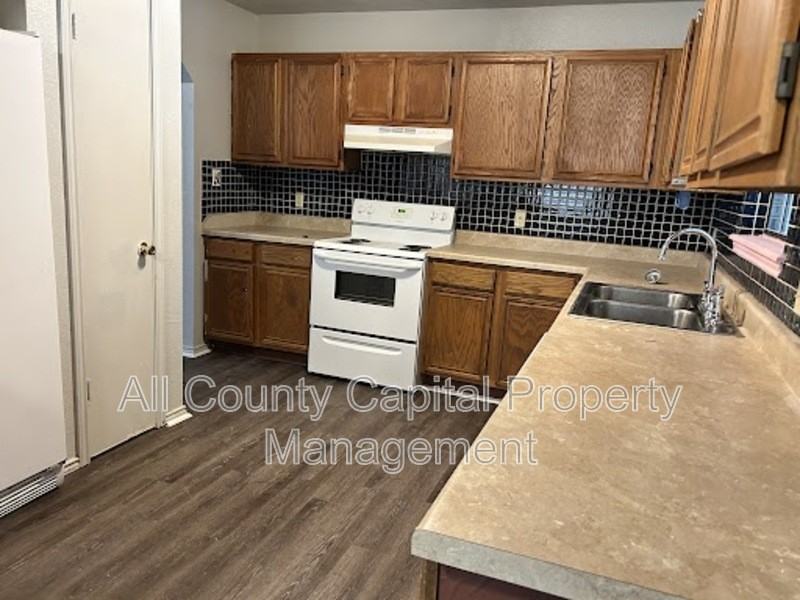 1128 Field St #1128 - Photo 4 of 5