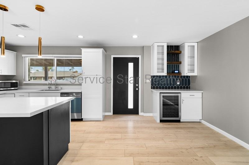 1702 N 74th St - Photo 4 of 25