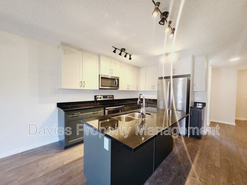 9388 224 St Nw - Photo 3 of 19