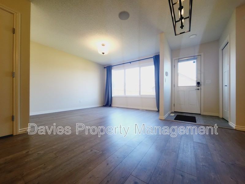 9388 224 St Nw - Photo 5 of 19