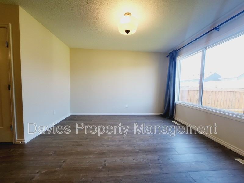 9388 224 St Nw - Photo 6 of 19