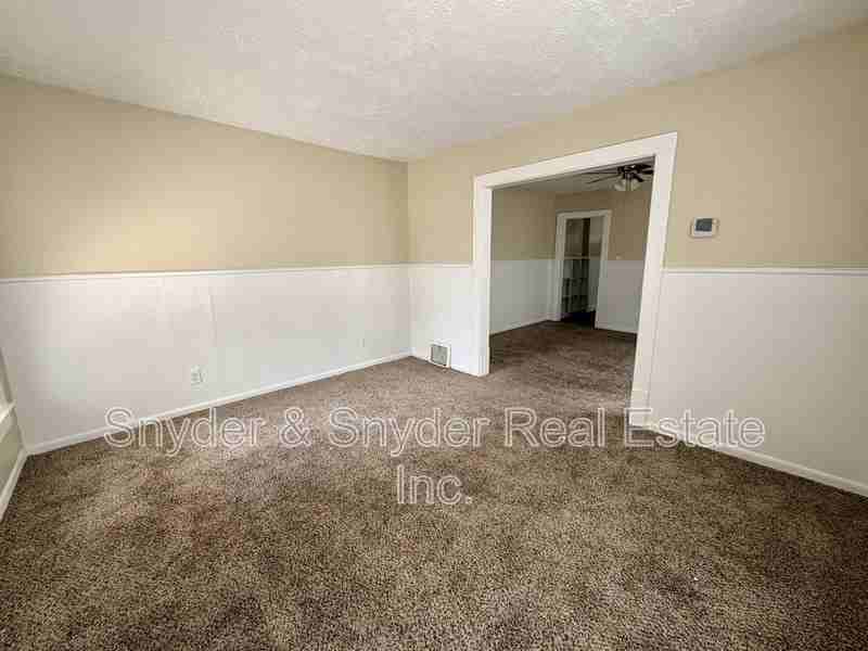 2307 &Sw 22Nd St. - Photo 3 of 20