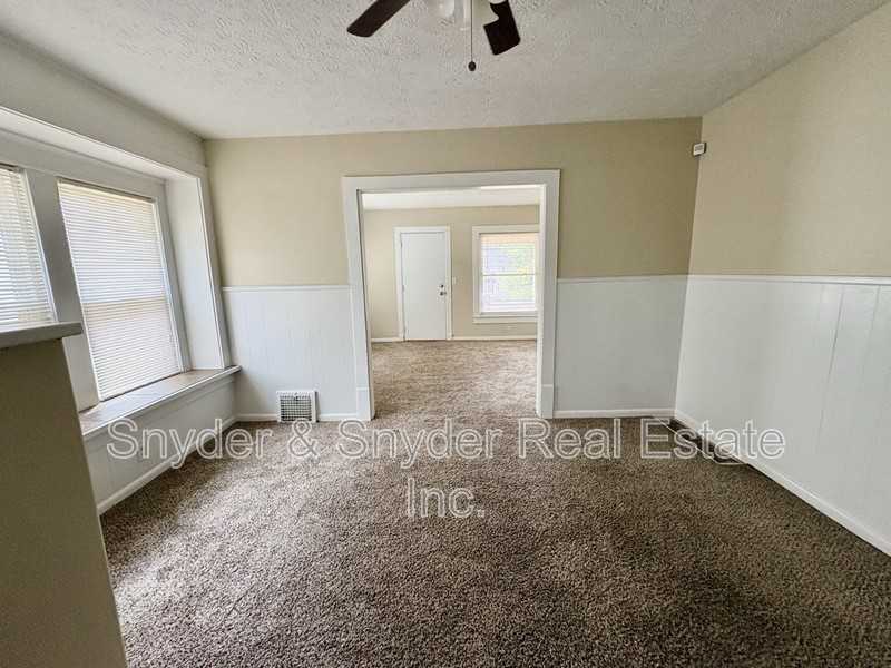 2307 &Sw 22Nd St. - Photo 6 of 20