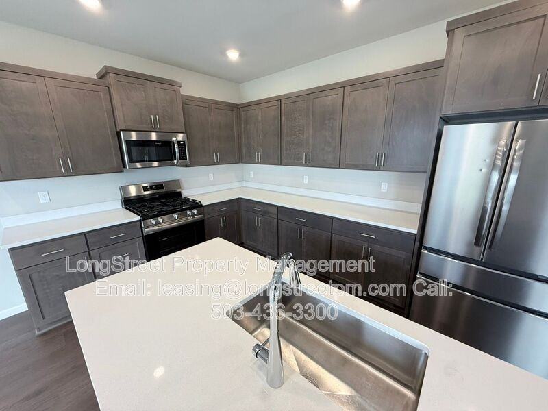 5954 Henshaw St Se - Photo 4 of 36