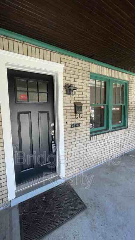 7442 Irvine St - Photo 2 of 19