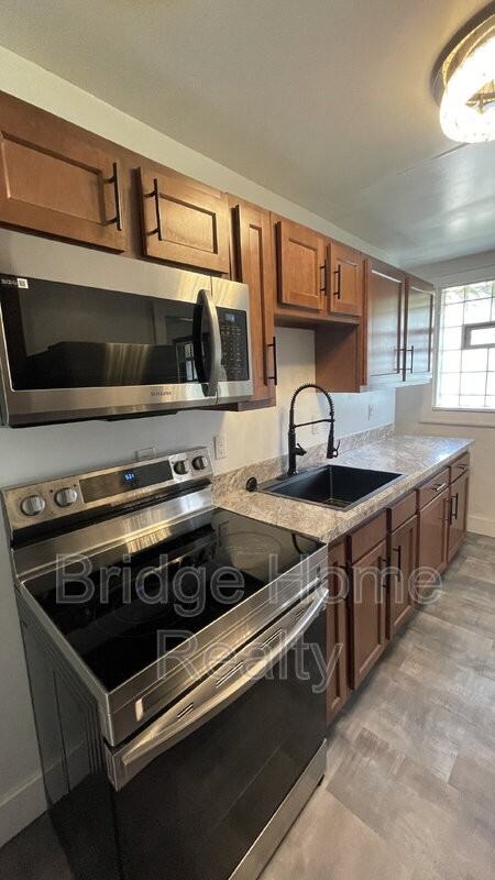 7442 Irvine St - Photo 5 of 19