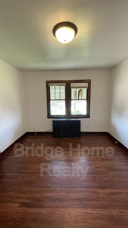 7442 Irvine St - Photo 6 of 19
