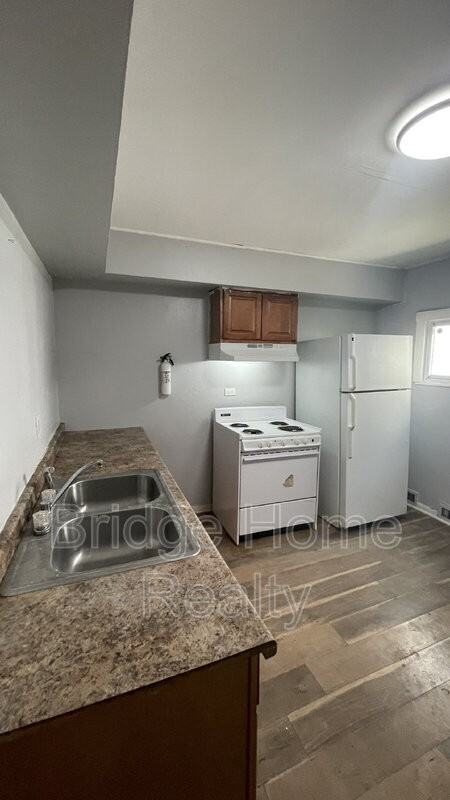 447 Hays Ave #1 - Photo 3 of 20