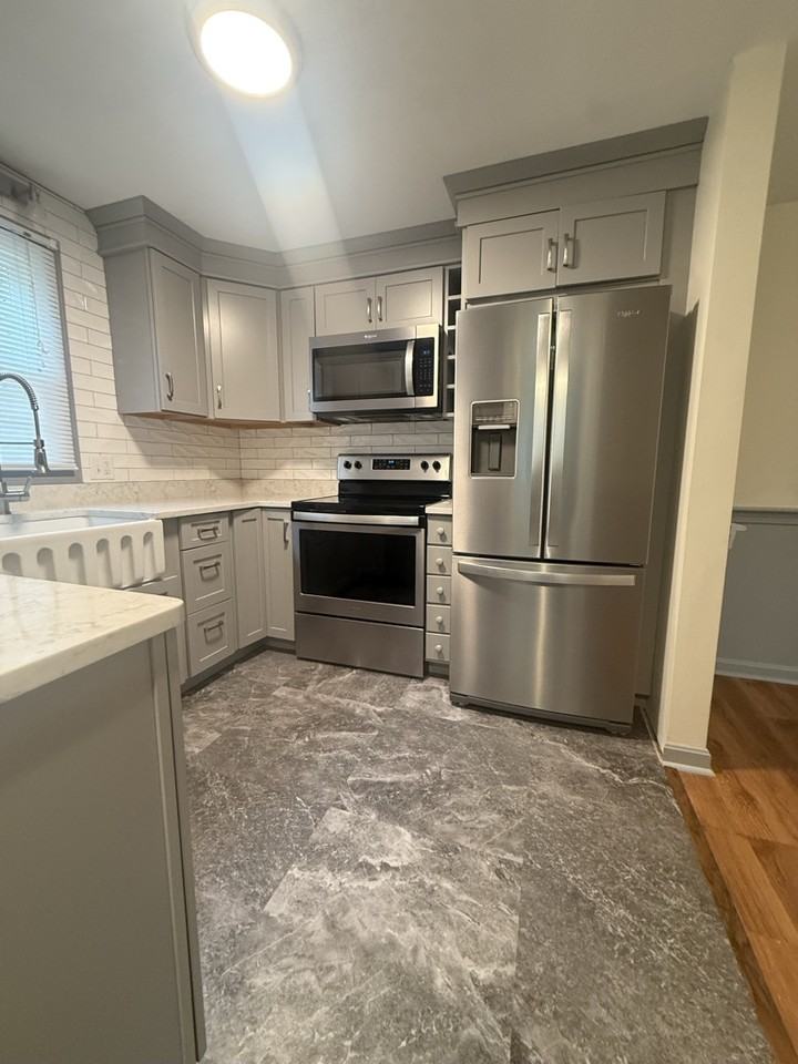 303 Twin Lakes Dr #1 - Photo 5 of 26
