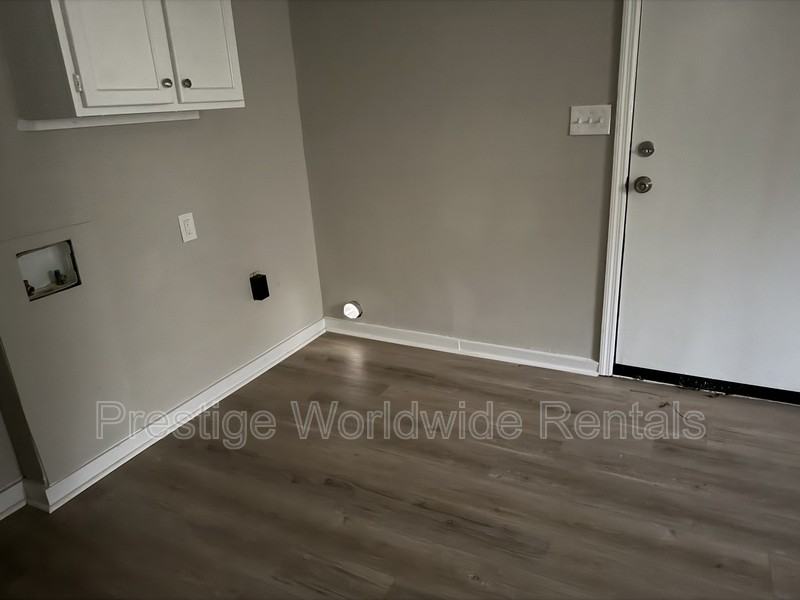 2708 Lumpkin Ct - Photo 3 of 9