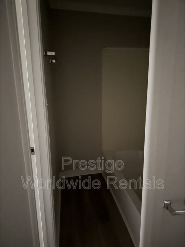 2708 Lumpkin Ct - Photo 4 of 9