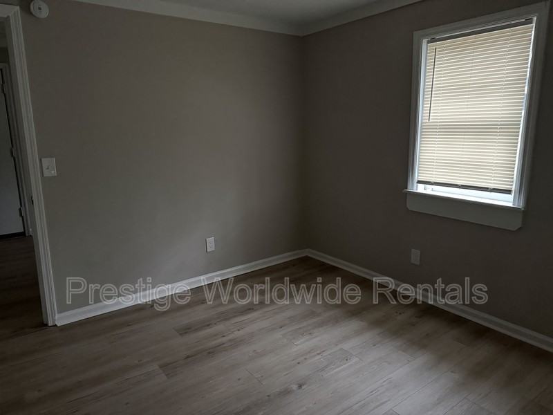 2708 Lumpkin Ct - Photo 5 of 9