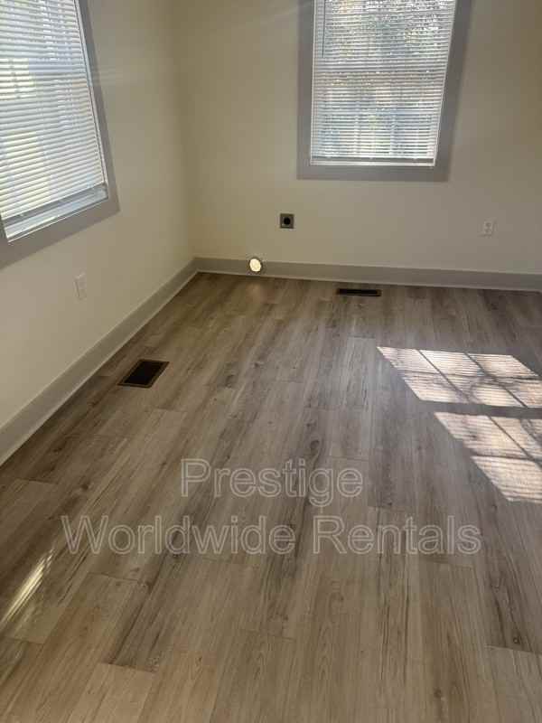 2726 Lumpkin Ct - Photo 3 of 9