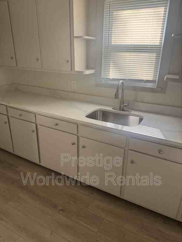 2726 Lumpkin Ct - Photo 7 of 9