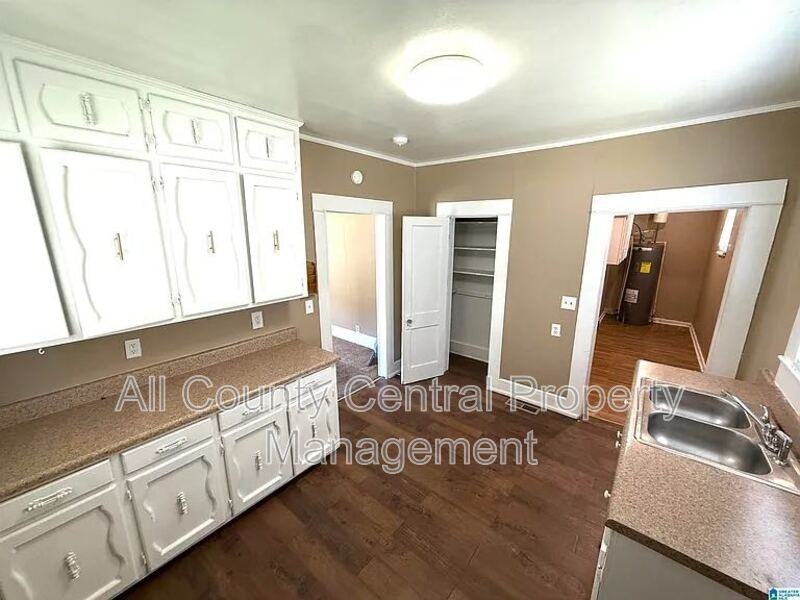 1400 Gulfport St - Photo 3 of 10