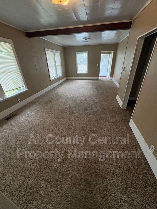 1400 Gulfport St - Photo 5 of 10