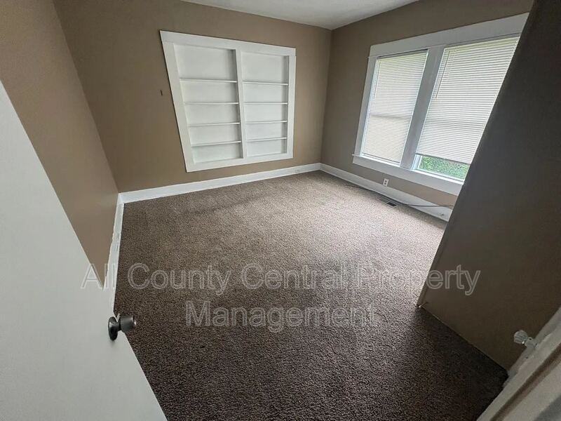 1400 Gulfport St - Photo 7 of 10