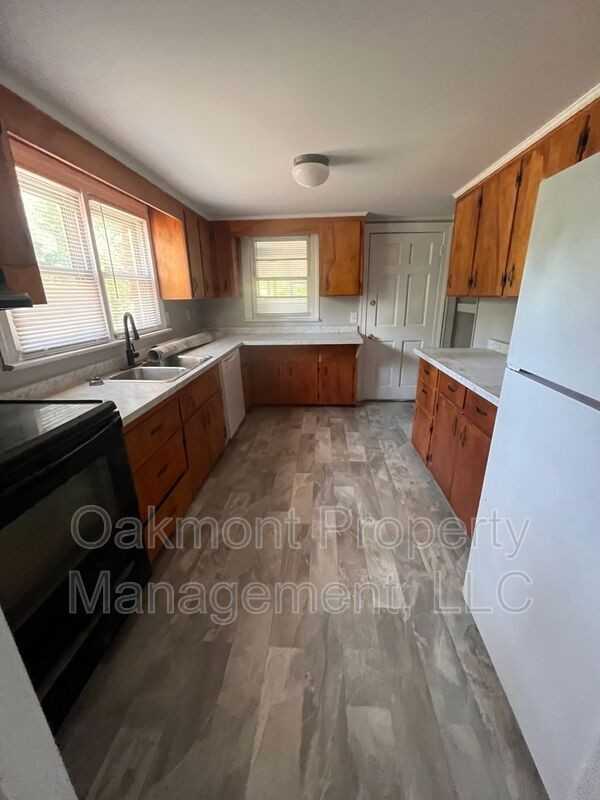 735 Nc Hwy24 - Photo 5 of 15