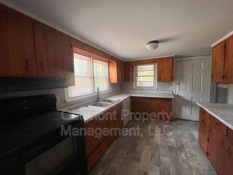 735 Nc Hwy24 - Photo 6 of 15