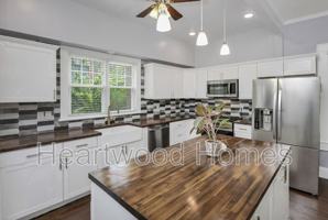 featured image of 2417 Clark St #B