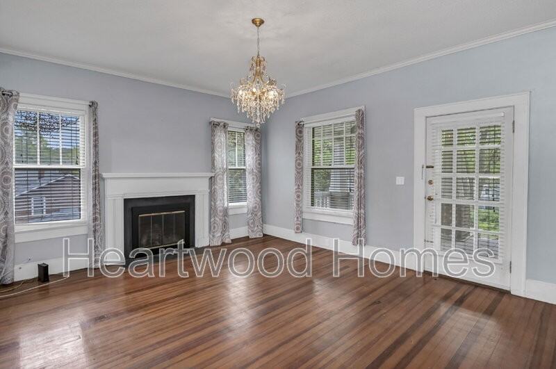 2417 Clark St #B - Photo 2 of 47