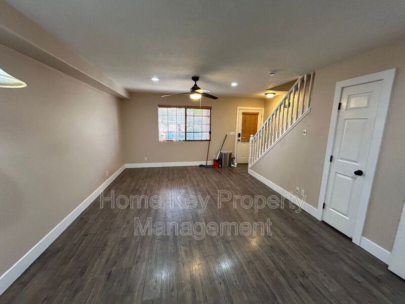 1045 Nw #157 - Photo 7 of 28