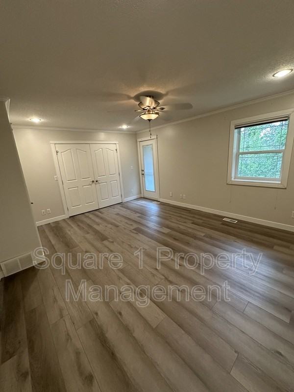 9355 94 St Nw - Photo 3 of 11