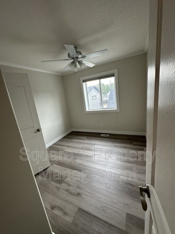 9355 94 St Nw - Photo 4 of 11