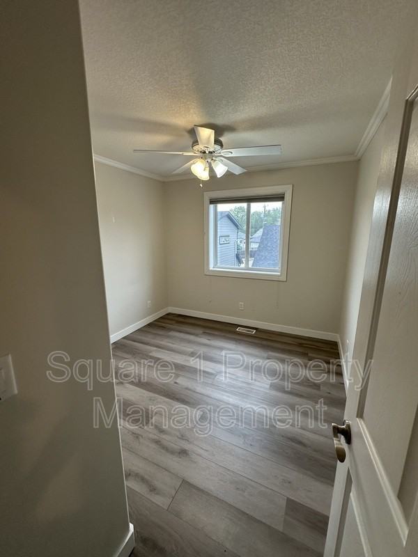 9355 94 St Nw - Photo 5 of 11