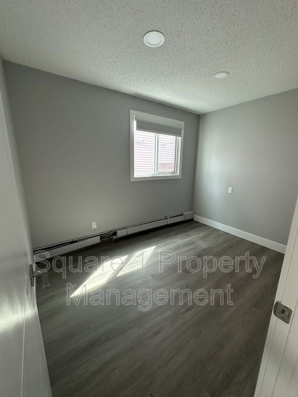 8503 99 St Nw #202 - Photo 3 of 7