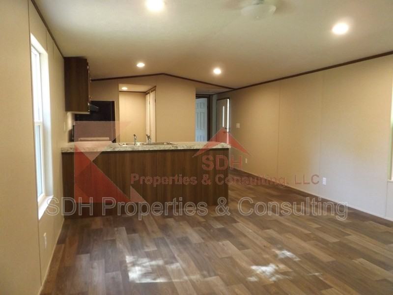 204 Martha Ct - Photo 2 of 10