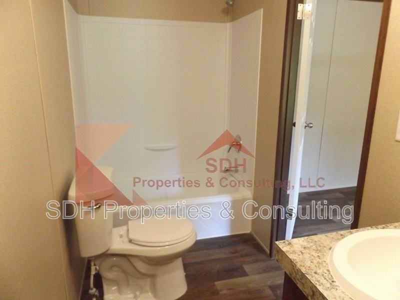 204 Martha Ct - Photo 5 of 10