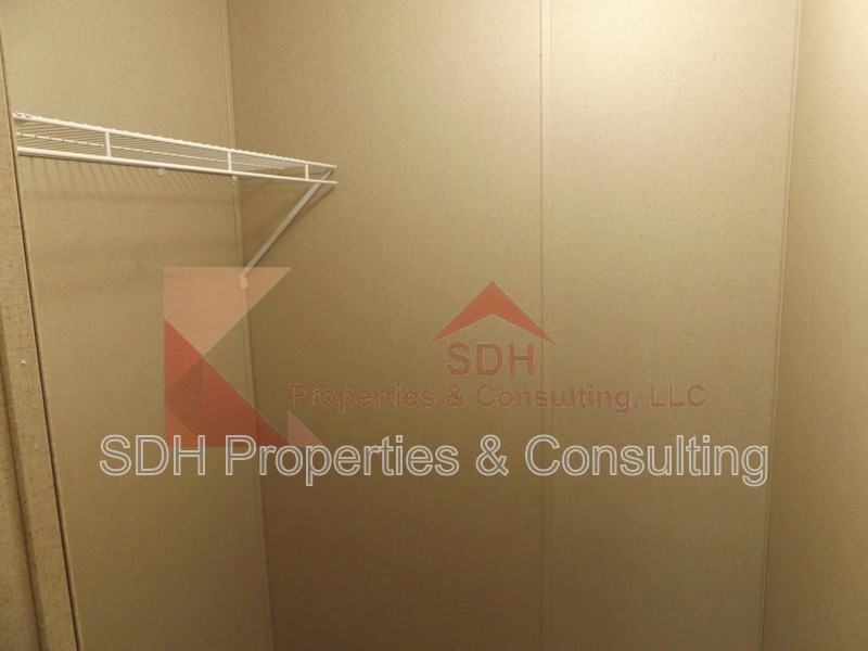 204 Martha Ct - Photo 6 of 10