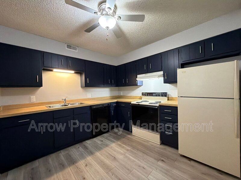 729 H St #1 - Photo 5 of 12