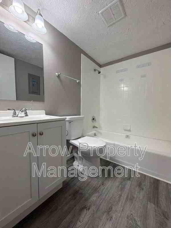 1027 A St #11 - Photo 7 of 12