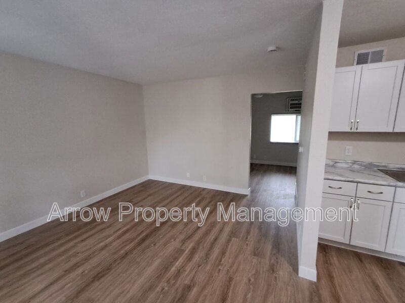 1414 Oakland Rd Ne - Photo 3 of 9