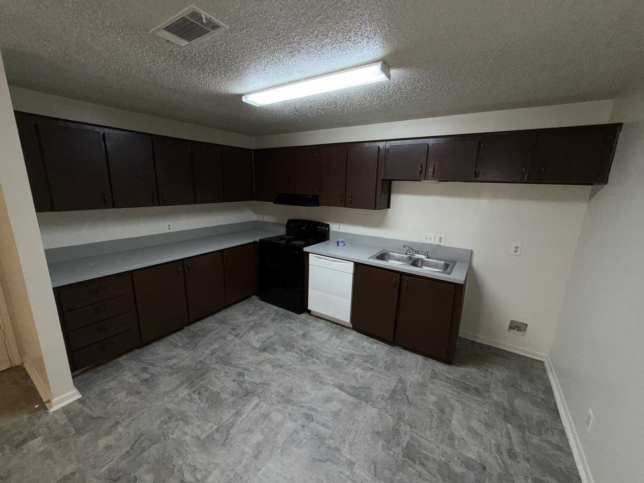 4504 Calle Nogal #B - Photo 5 of 12