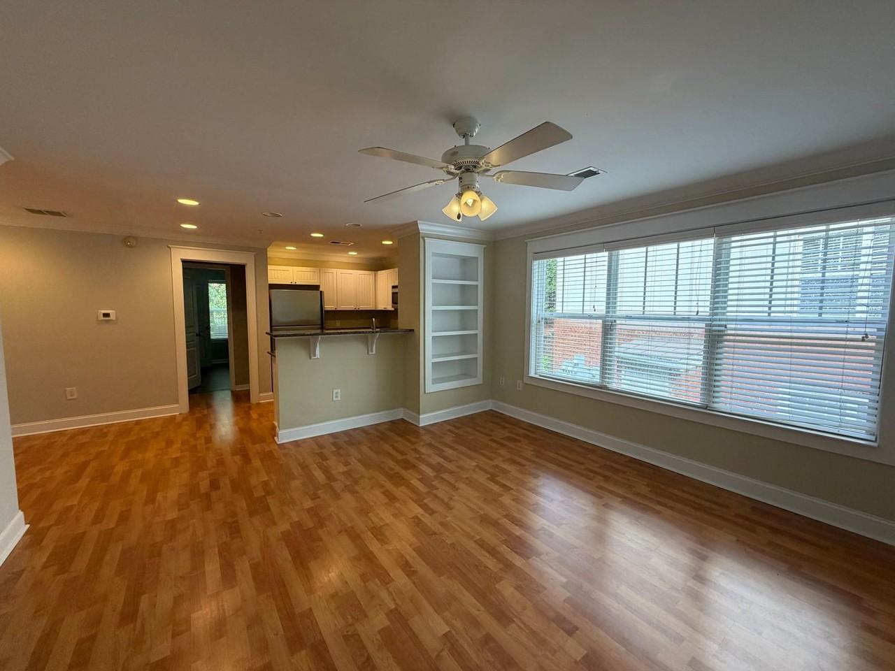 1615 Elmwood Ct #208 - Photo 5 of 31