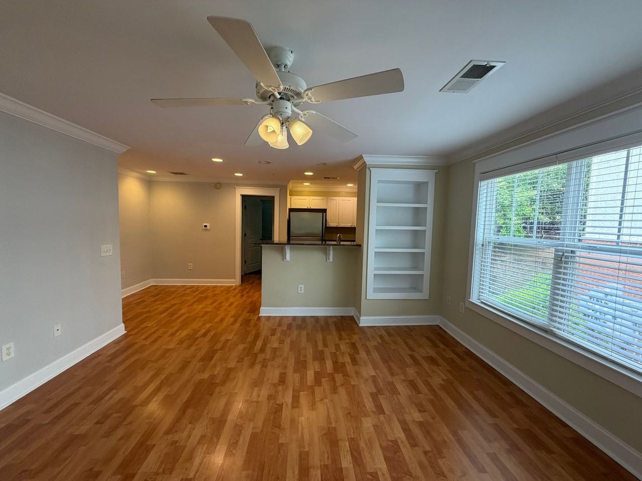 1615 Elmwood Ct #208 - Photo 6 of 31
