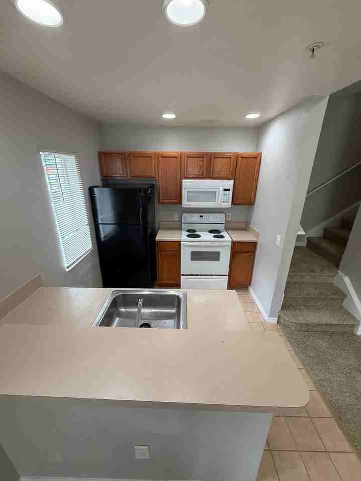 2610 Lodi Cir #102 - Photo 3 of 35